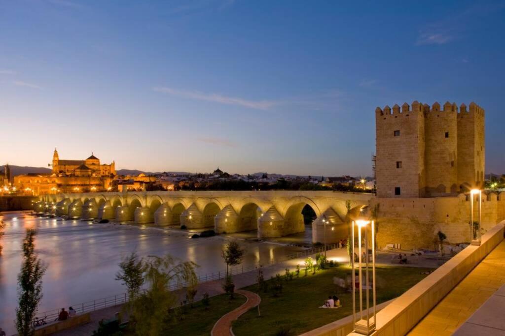 Апартаменти Apartamento Al-Zhara, Junto Puente Romano Кордова Екстер'єр фото